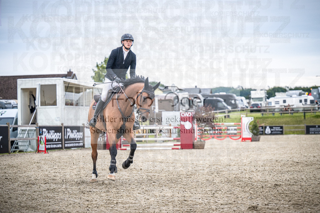 DOS_9174 | Entdecke hochwertige Reitturnierfotos von Foto Oger. Professionell, emotional und authentisch – jetzt Lieblingsmomente im Shop bestellen.Deutschlandweite Turnierfotografie. - Realisiert mit Pictrs.com