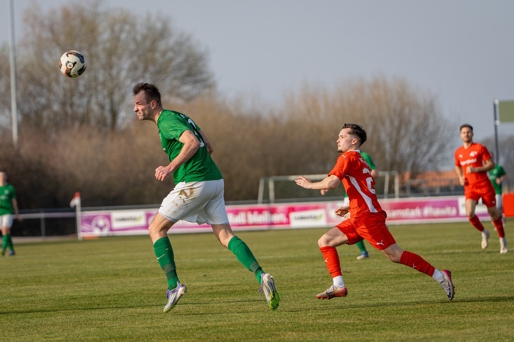Fußball I Herren I Saison 2025-2026 I Bezirksliga Weser-Ems 4 I 22. Spieltag I Vfl Oythe  - SV Bethen I 7111 | jns.sportfotos - Realisiert mit Pictrs.com