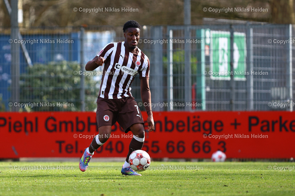 NH_FCStPauliU23_BWLohne_RegionalligaNord_01032026 | #7 Romeo Aigbekaen (FC St. Pauli U23)Fußball I Herren I Regionalliga Nord I Saison 2025-2026 I 24. Spieltag I FC St. Pauli U23 - Blau-Weiß Lohne I 01.03.2026 I Edmund-Plambeck-Stadion
