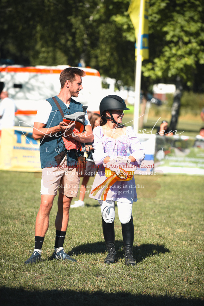 DSC_7796 | Pferde- und Turnierfotografie in Westsachsen. Pferdeportraits, Auftragszeichnungen und intuitive Kunst.