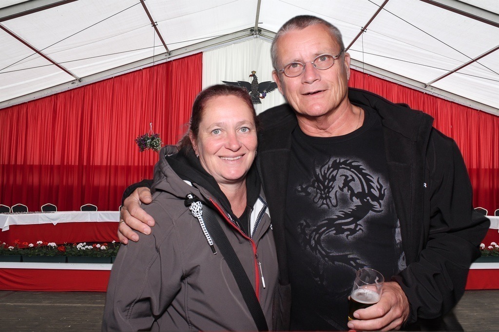 top-top.de 240928-116 | Foto, Video, Fotografie, Videografie, Fotobox, DJ, Discjockey, Musik, Musikbox, Veranstaltung, Photobooth, Amazon, Ebay, Buchtipp, Bestseller, Autor, Verlag, Buch, Wesel, Hamminkeln, NRW, Dinslaken, Rees, Drohne, Hochzeit, Party, Fotobox, Wesel, Fotograf