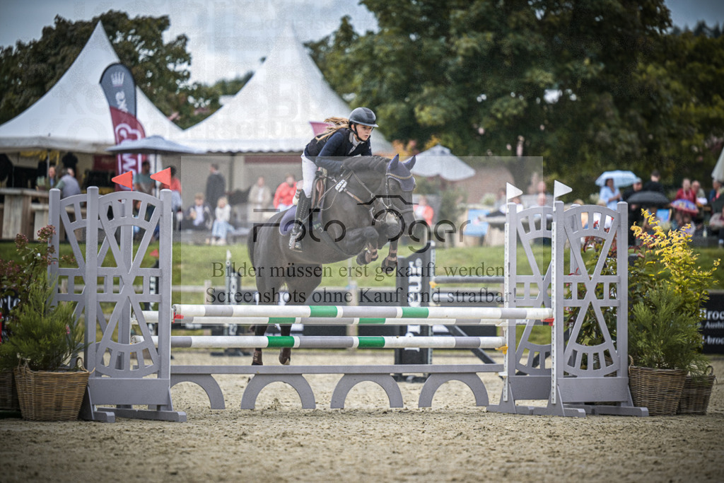 DOS_1179 | Entdecke hochwertige Reitturnierfotos von Foto Oger. Professionell, emotional und authentisch – jetzt Lieblingsmomente im Shop bestellen.Deutschlandweite Turnierfotografie. - Realisiert mit Pictrs.com