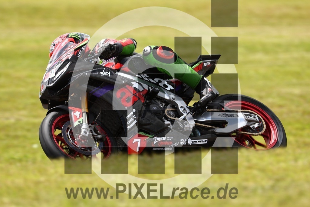 0007-20240530_00951 | Schöne Erinnerungen an spannende Momente - das festzuhalten ist unser Job. PIXELrace.de ist seit 2003 auf den Rennstrecken Europas unterwegs um die Action draußen beim Fahren und die wunderbare Stimmung imm Fahrerlager für euch einzufangen.