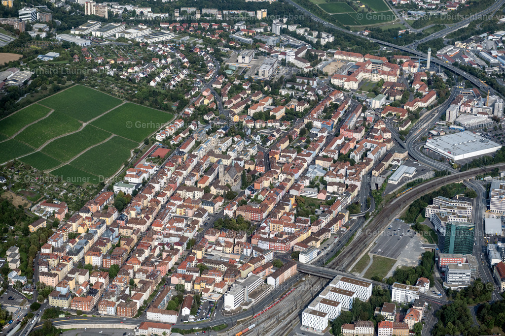4047750 | WüRZBURG 21.08.2021 Ansicht des Innenstadtbereiches des Ortsteiles Grombühl im Nordosten von Würzburg im Bundesland Bayern, Deutschland. // View of the inner city area of a??a??the district Grombuehl in the northeast of Wuerzburg in the state Bavaria, Germany. Foto: Gerhard Launer