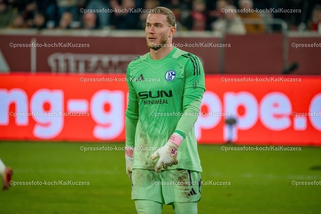 xKKUx05122501086 | 05.12.2025, xkkux, Fußball, Fortuna Düsseldorf - FC Schalke 04, 2. Fußball Bundesliga, Merkur Spiel-Arena, Saison 2025 2026: Torwart Loris Karius (Schalke04 #01)  DFB regulations prohibit any use of photographs as image sequences and or quasi-video.