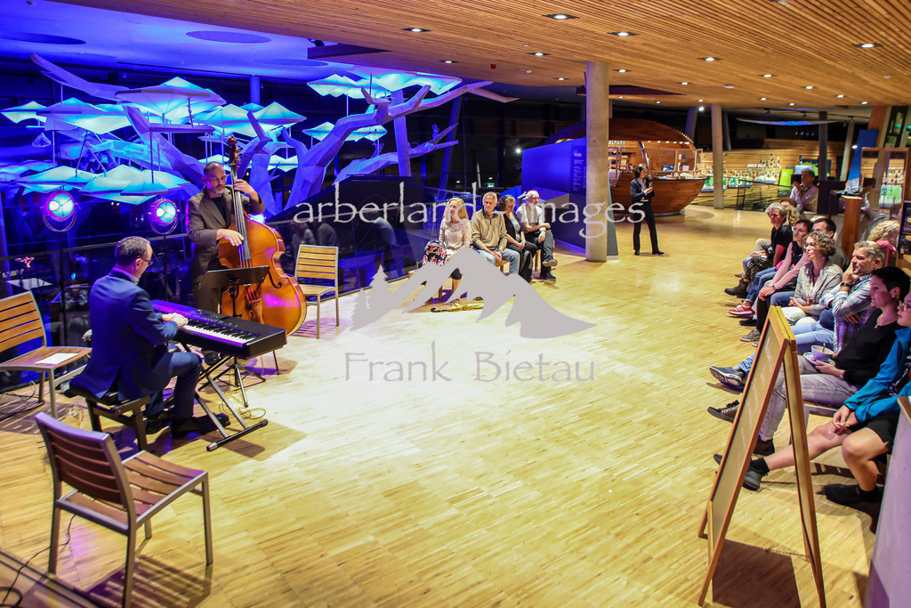 OE7A2788 | Jazzlounge, Sven Ochsenbauer und Andreas Nickl an Klavier und am Bass