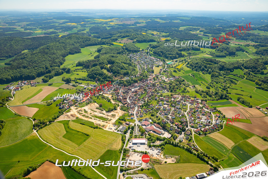 Luftaufnahme von Königstein - Die Luftaufnahme wurde 2025 vom UL-Flugzeug heraus erstellt ( keine Drohne ) - Hochauflösende Luftaufnahme - für professionelle Ausdrucke geeignet. Die Geschenkidee !Mit Lizenz und Bildrechte bestellbar