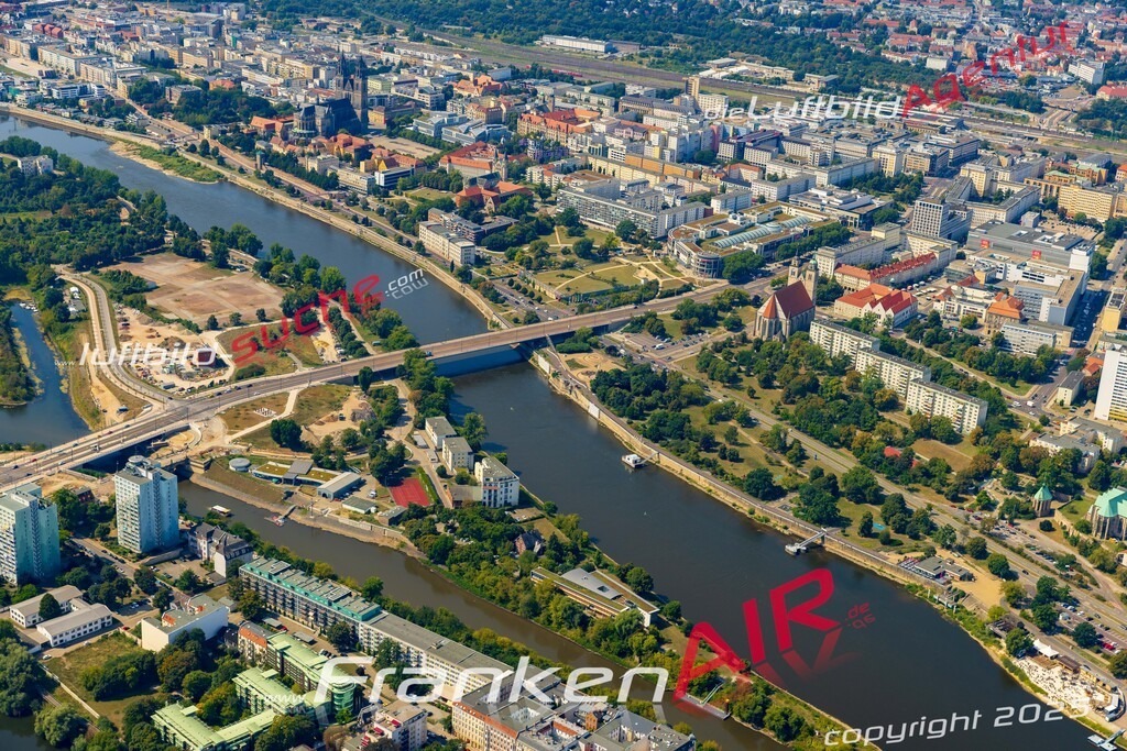 Luftbild Vs Google Maps  Park Johanniskirche  Magdeburg -Das Luftbild wurde 2025 vom UL-Flugzeug heraus erstellt ( keine Drohnenluftbilder ) - Hochauflösende Luftaufnahme -Nicht vergleichbar mit Google Maps oder Satelittenbilder- Die Geschenkidee !Mit Lizenz und Bildrechte bestellbar