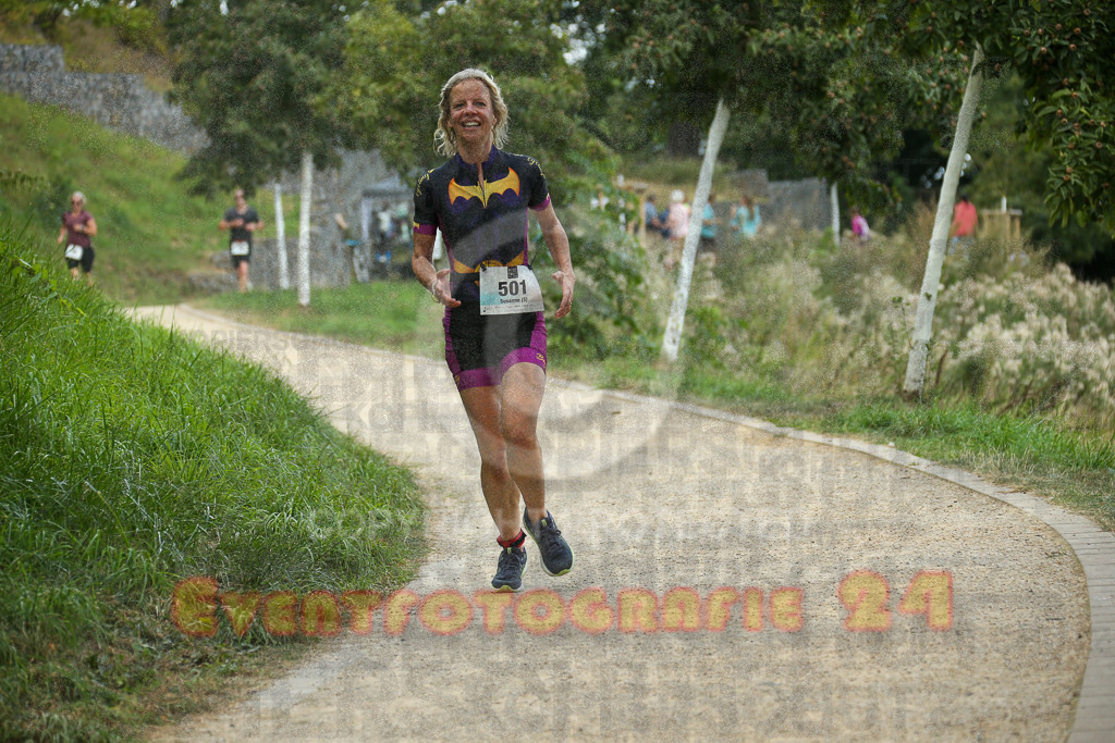 250824_1401_EX1_4674 | Sportfotografie im Rhein-Sieg Kreis, Köln, Bonn, NRW, Rheinland Pfalz, Hessen, etc. Unser Tätigkeitsfeld umfasst den Laufsport vom Volkslauf über den Marathon, Duathlon, Triathon bis zum Ultralauf wie Kölnpfad Ultra oder Schindertrail.