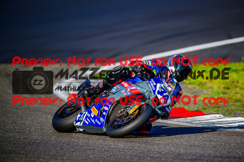 MaZZes_FotoMatrix_240831_6007705_1300 | STK1000