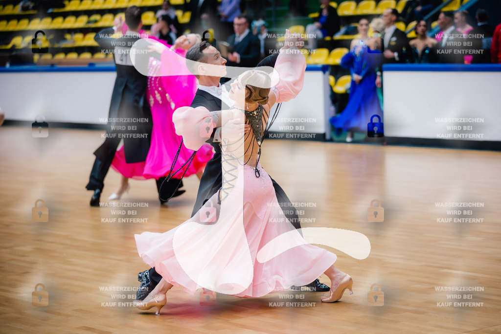 Hessen Tanzt WDSF Open Senior I Standard 2nd (52) Kristof Zsolt _ Daniela Paul (TC Der Frankfurter Kreis)-2025-05-17-7145 | Webshop for digital downloads and prints of dance sport, event & show photographer Julian Link - Realisiert mit Pictrs.com