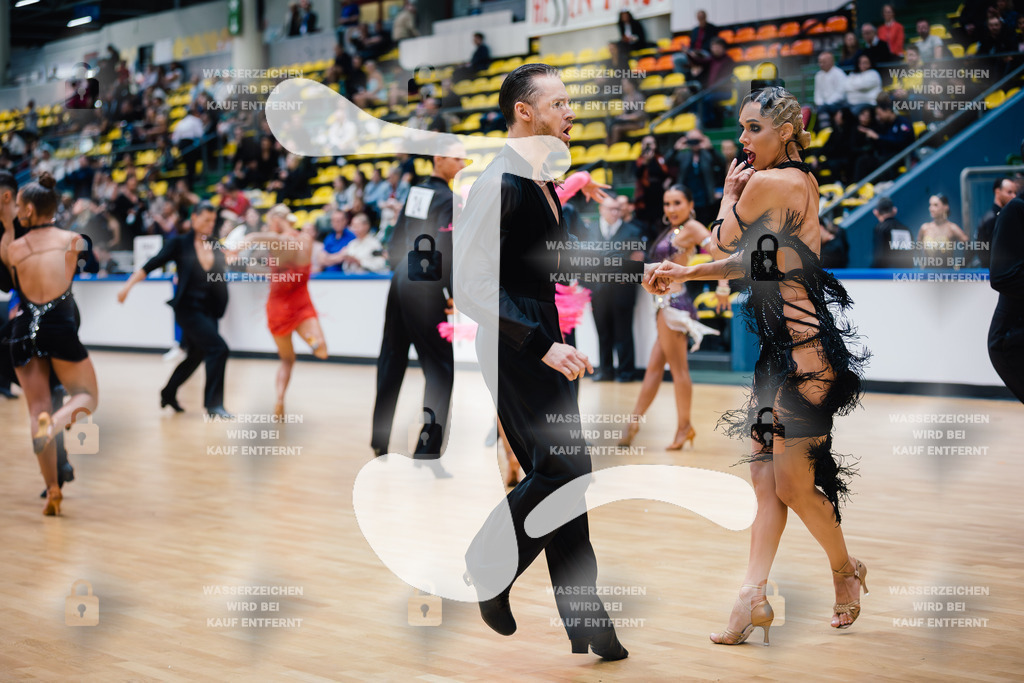 Hessen Tanzt WDSF International Open Latin 4th (83) Vitalii Zakharov _ Tabea Louisa Thaler (TC Blau-Orange Wiesbaden)-2025-05-18-4024 | Webshop for digital downloads and prints of dance sport, event & show photographer Julian Link - Realisiert mit Pictrs.com