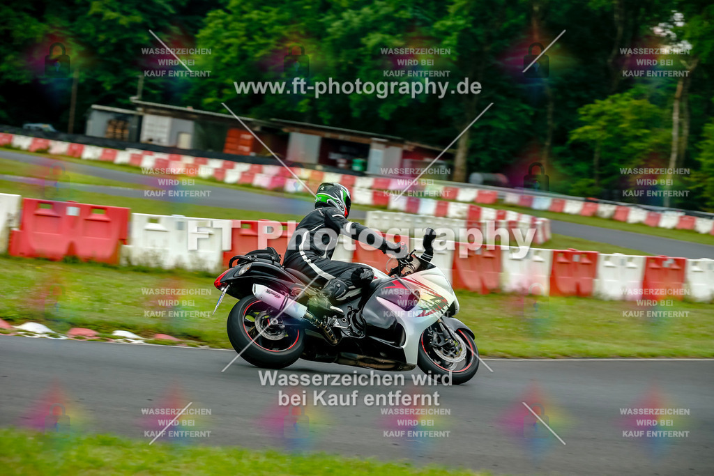 VBK-3515 | Hier findet Ihr Bilder von Touristenfahrten auf der Nürburgring Nordschleife oder von anderen Veranstaltungen die ich besucht habe. Viel Spass beim Durch Schauen 