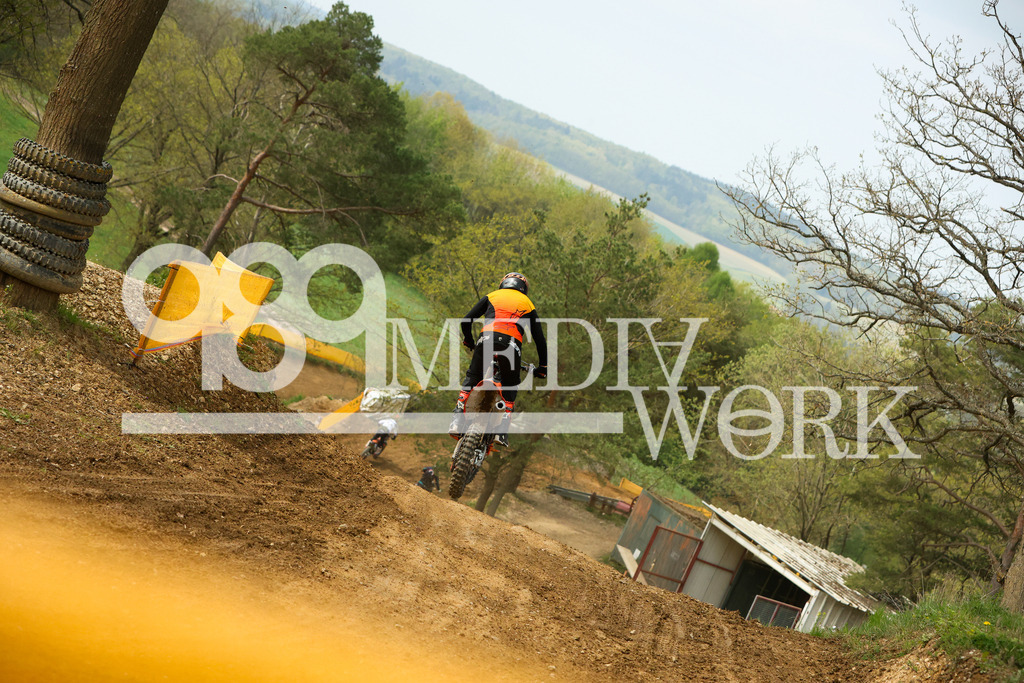5E6A9986 | 989 MEDIAWORK