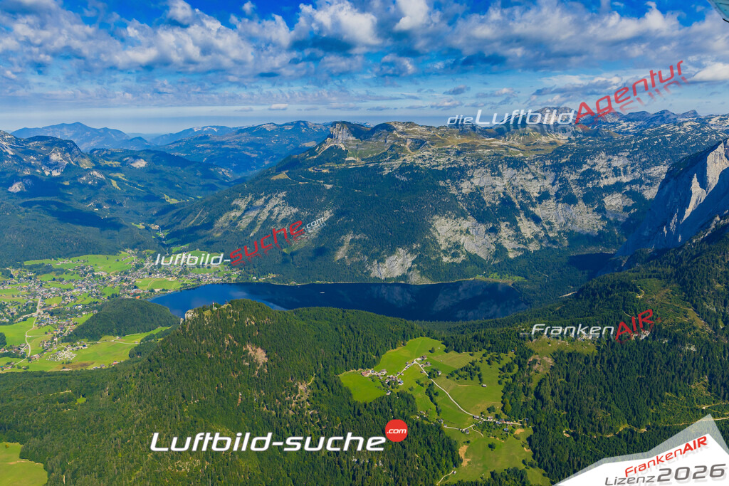 Schrägluftbild  Altausseer See  Altaussee - Das Luftbild wurde 2025 vom UL-Flugzeug heraus erstellt ( keine Drohne ) - Hochauflösende Luftaufnahme -Nicht vergleichbar mit Google Maps oder Satelittenbilder- Die Geschenkidee !Mit Lizenz und Bildrechte bestellbar