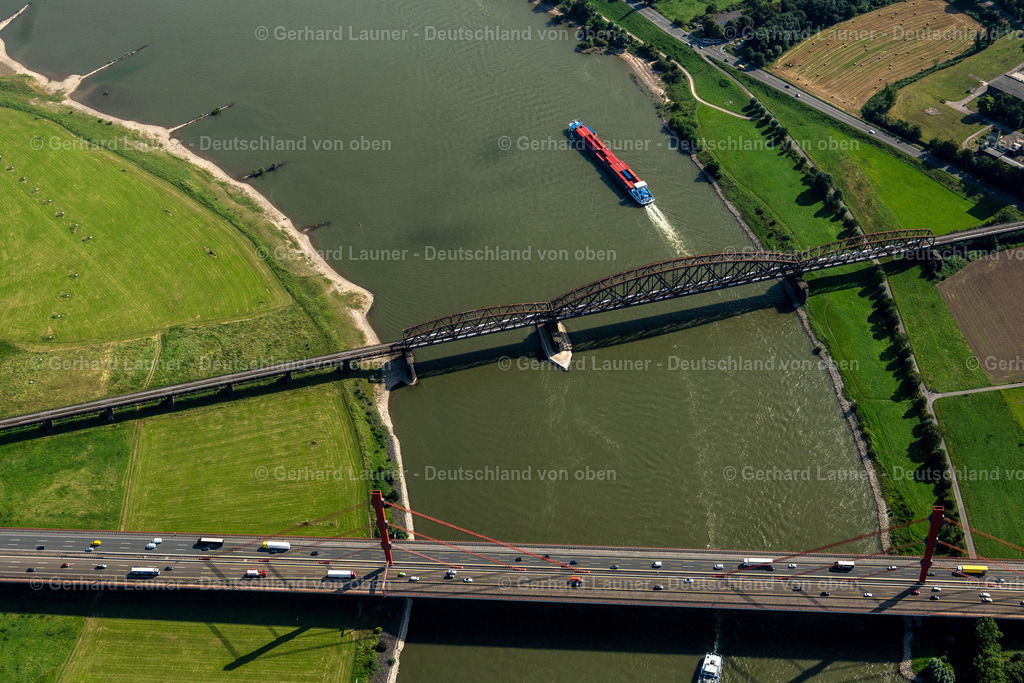 4049850 | Autobahn-und Eisenbahnbrücke  über den Rhein bei Duisburg