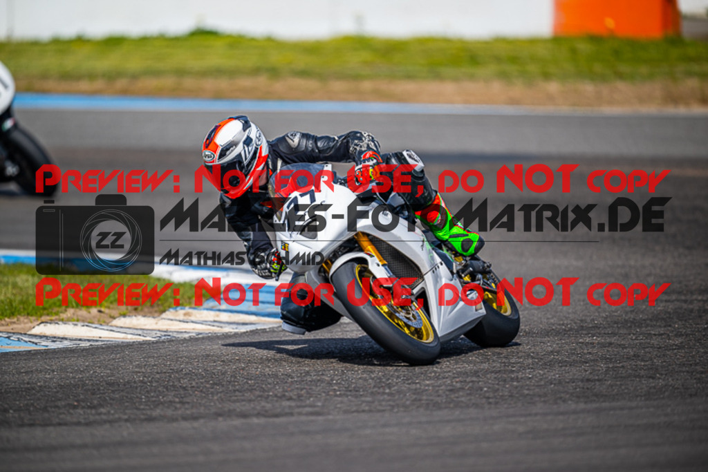 MaZZes_FotoMatrix_230410_7114 | GELB