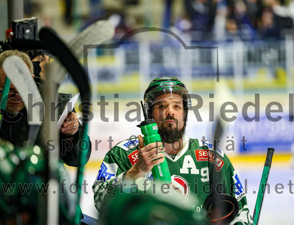 2024-01-26_077_TSV_Erding_gegen_HC_Landsberg | Erding, Deutschland, 26.01.2024:
Eishockey, Bayernliga Vorrunde 2023 / 2024, 28. Spieltag, TSV Erding gegen HC Landsberg, Endergebnis: 6:2

Rudolf Lorenz (Erding Gladiators, #91)

Foto: Christian Riedel / fotografie-riedel.net