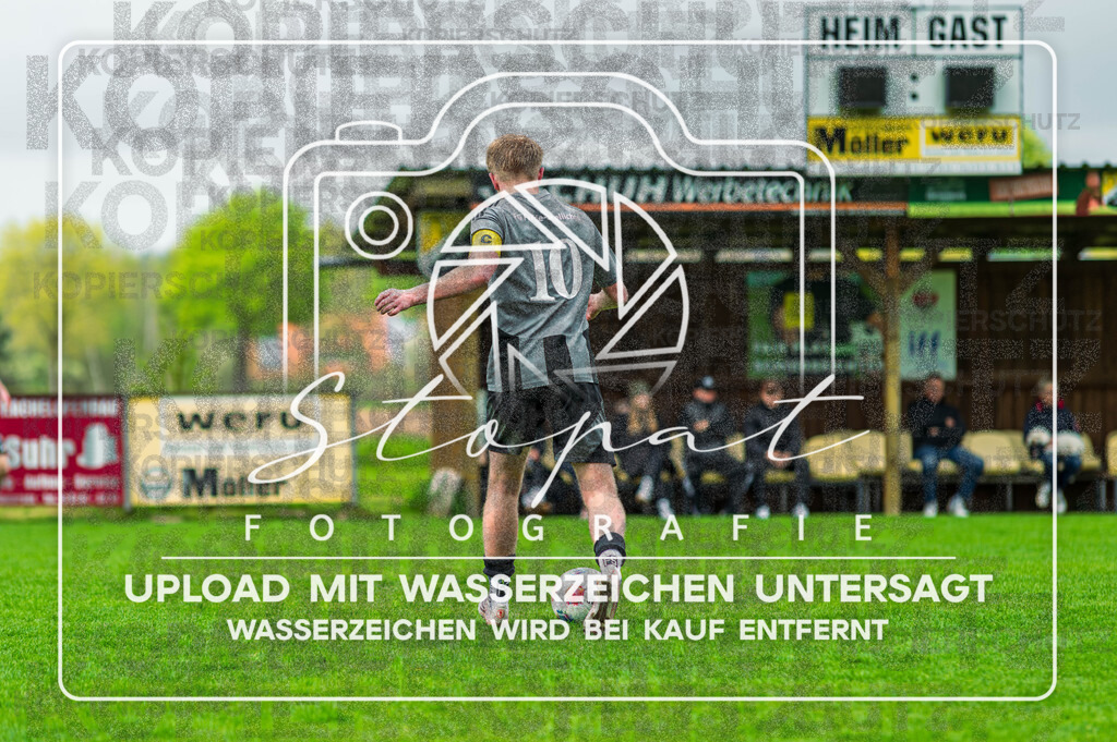 DZC_0808-Verbessert-RR | Pascal-Laurin Berger (FG Fulde-Stellichte #10) beim Herren Kreisliga HK Spiel zwischen FG Fulde-Stellichte und TSV Wietzendorf im Fulder Zentralstadion, Fulde (Simon Paul Stopat) - Realisiert mit Pictrs.com