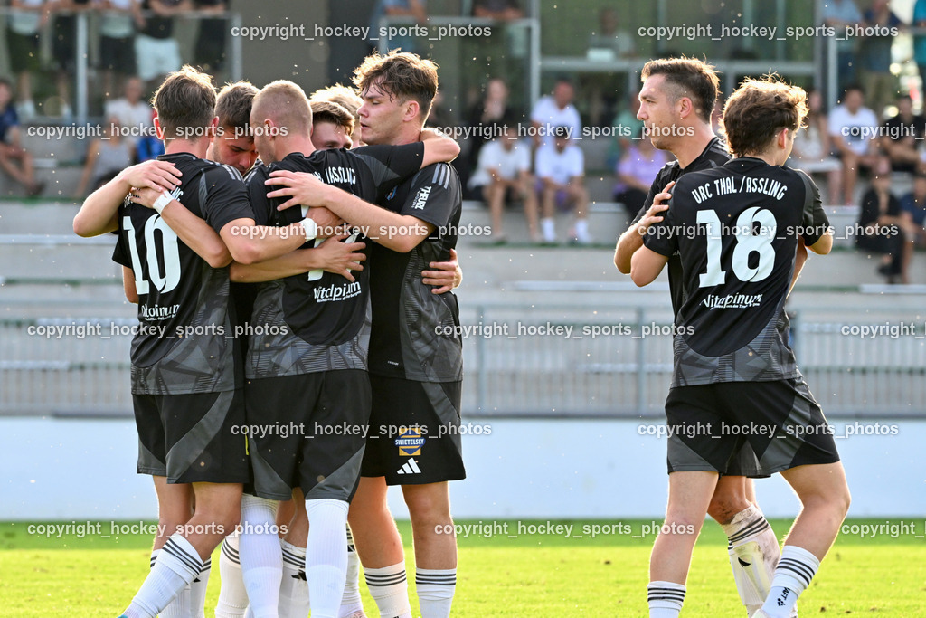SC Landskron vs. Thal Assling  | Jubel Thal Assling Mannschaft, #72 Jasmin Dindic Thal Assling, #18 Oliver Gomig Thal Assling, SC Landskron vs. Thal Assling , SC Landskron vs. Thal Assling  am 09.08.2024 in Villach (Sportanlage Landskron), Austria, (Photo by Bernd Stefan)