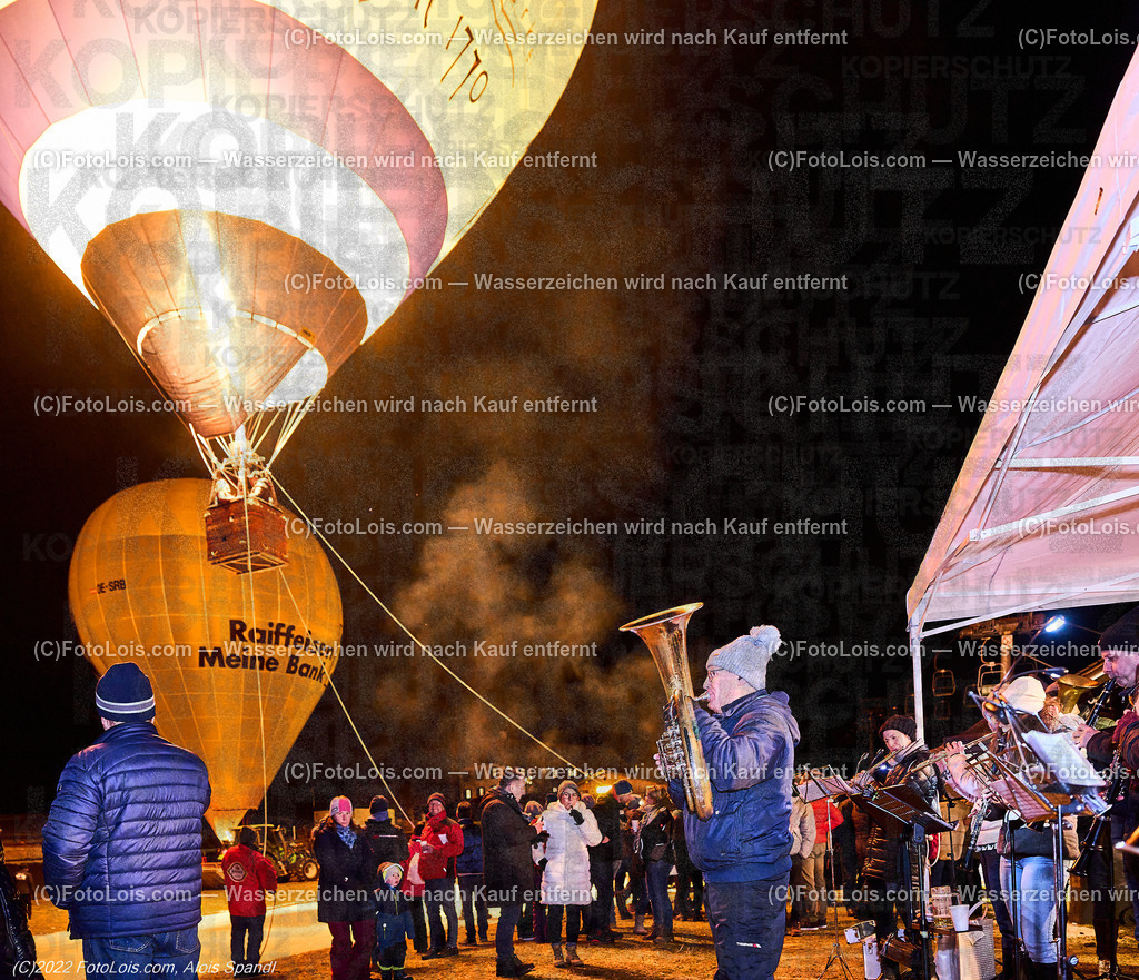 ALP0601_Nacht der Ballone_Lackenhof | (C)FotoLois.com, Alois Spandl, 'Nacht der Ballone' des Ballonclub ÖTSCHERLAND in Lackenhof/Weitental, gemeinsame Veranstaltung mit Tourismusverband ÖTSCHER, Mi 28. Dezember 2022.