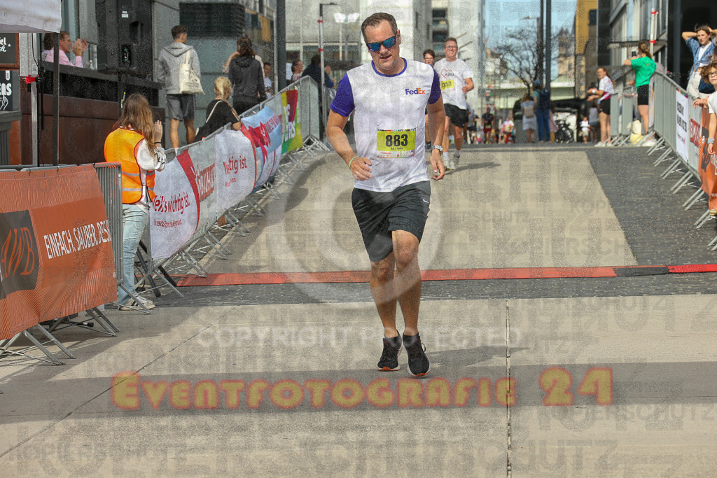 250920_1327_EX1_4703 | Sportfotografie im Rhein-Sieg Kreis, Köln, Bonn, NRW, Rheinland Pfalz, Hessen, etc. Unser Tätigkeitsfeld umfasst den Laufsport vom Volkslauf über den Marathon, Duathlon, Triathon bis zum Ultralauf wie Kölnpfad Ultra oder Schindertrail.