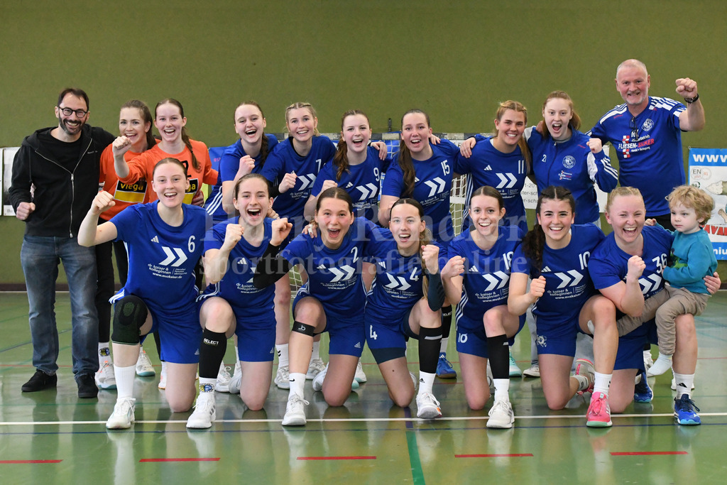 SSG Metten Damen :  HSG Schwab/kirchen | Siegerbild der SSG Damen  - Realisiert mit Pictrs.com