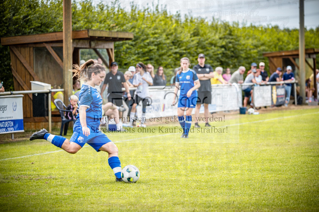 SG Bohmte/Ostercappeln/Schwagstorf - SV Harderberg - Frauen Bezirkpokal | Frauen Bezirkpokal · 1. Damen - 1. Damen · Sportplatz - Realisiert mit Pictrs.com