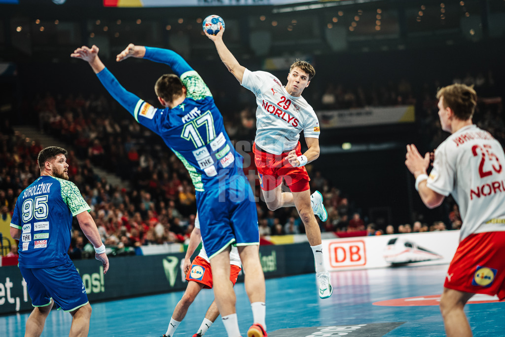 Handball | Herren | EHF EURO 2024 | European Championshop Men 2024 Final Tournament | Slowenien vs. Dänemark | 23.01.2024 | Hans Aaron Mensing (#29, Dänemark, DEN) beim Wurf aufs Tor