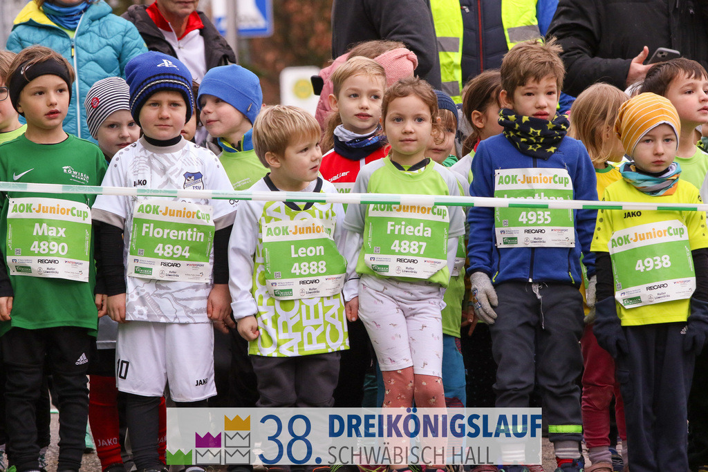 400m AOK Junior Cup | 3 Koenigslauf 2024 400m AOK Junior Cup - Realisiert mit Pictrs.com