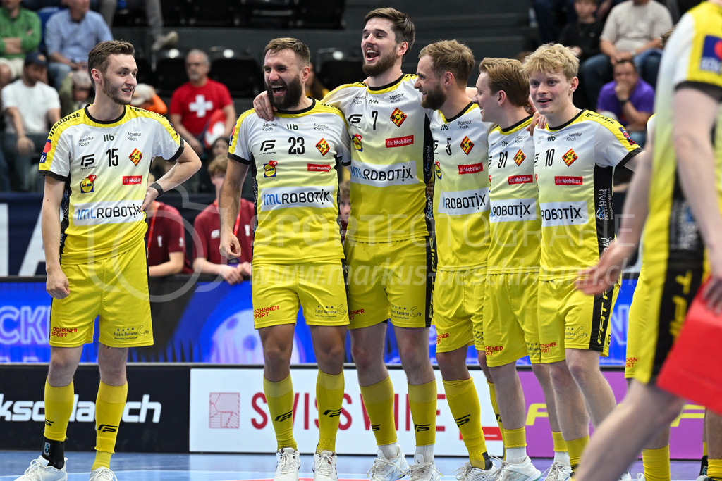 Zug United - HC Rychenberg - 25. April 2026 | Manuel Matt (#15 HC Rychenberg Winterthur), Tobias Studer (#23 HC Rychenberg Winterthur), Levin Conrad (#7 HC Rychenberg Winterthur), Johan Larsson (#5 HC Rychenberg Winterthur), Timo Graf (#91 HC Rychenberg Winterthur) und Julian Egli (#10 HC Rychenberg Winterthur) am L-UPL Superfinal-Spiel zwischen Zug United und HC Rychenberg am 25. April 2026 in der BCF Arena, Fribourg, Schweiz.Bild: Sportfotografie Markus Aeschimann | www.markus-aeschimann.ch - Realized with Pictrs.com