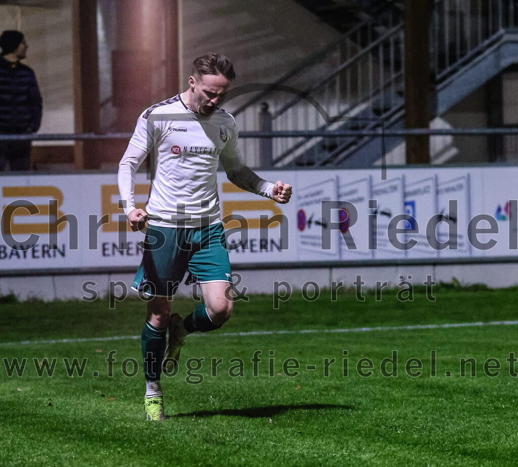 2024-03-28_095_FC_Schwaig_gegen_VfB_Forstinning | Oberding, Deutschland, 28.03.2024:
Fußball, Landesliga Südost 2023 / 2024, 27. Spieltag, FC Schwaig gegen VfB Forstinning, Endergebnis: 2:1

Leon Roth (FC Schwaig, #21)

Foto: Christian Riedel / fotografie-riedel.net