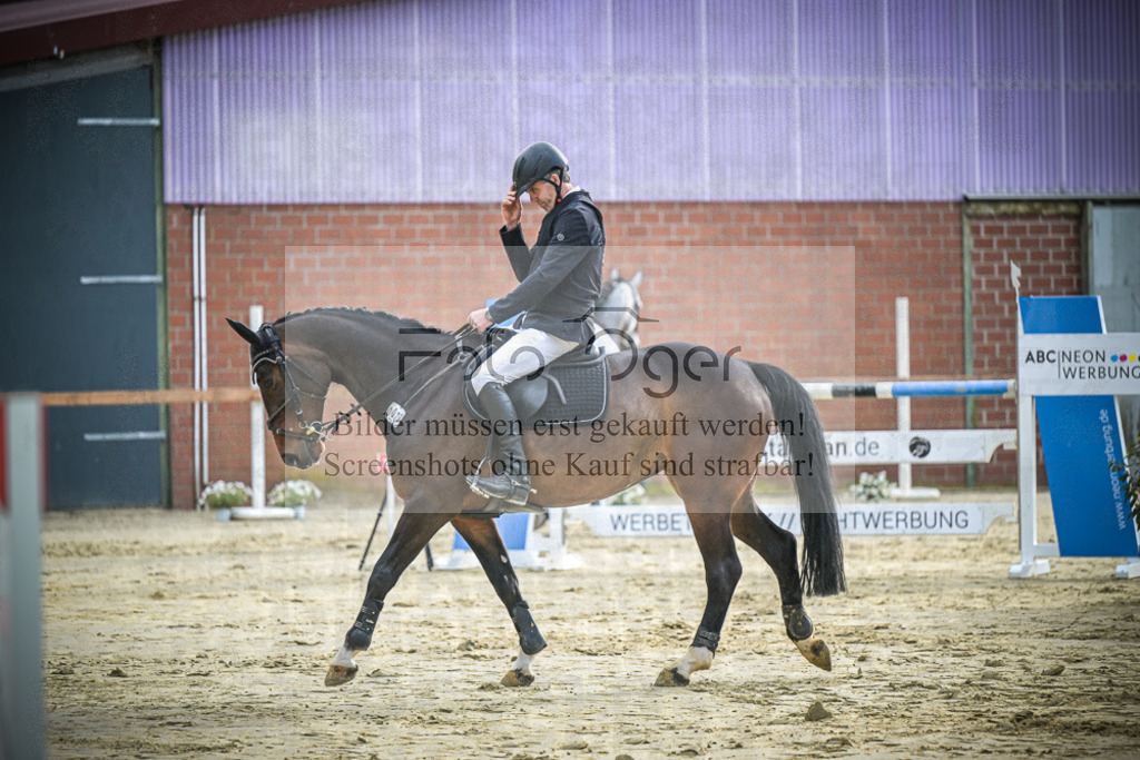 DOS_3171 | Entdecke hochwertige Reitturnierfotos von Foto Oger. Professionell, emotional und authentisch – jetzt Lieblingsmomente im Shop bestellen.Deutschlandweite Turnierfotografie. - Realisiert mit Pictrs.com
