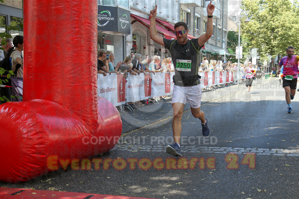 250621_1204_EX1_4775 | Sportfotografie im Rhein-Sieg Kreis, Köln, Bonn, NRW, Rheinland Pfalz, Hessen, etc. Unser Tätigkeitsfeld umfasst den Laufsport vom Volkslauf über den Marathon, Duathlon, Triathon bis zum Ultralauf wie Kölnpfad Ultra oder Schindertrail.