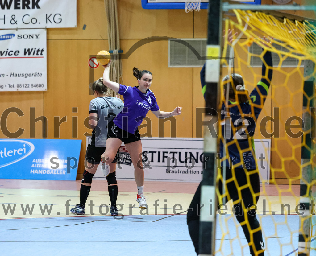 2022-11-12_037_SpVgg_Altenerding_II_gegen_SC_Kirchdorf | Erding, Deutschland, 12.11.2022:
Handball, Bezirksliga Frauen Altbayern 2022 / 2023, 5. Spieltag, SpVgg Altenerding II gegen SC Kirchdorf, Endergebnis: 24:19

Susanne Bichlmeier (SC Kirchdorf, #2), Carina Ziegltrum (SpVgg Altenerding, #6), Julia Sponsel (SC Kirchdorf, #12)

Foto: Christian Riedel / fotografie-riedel.net