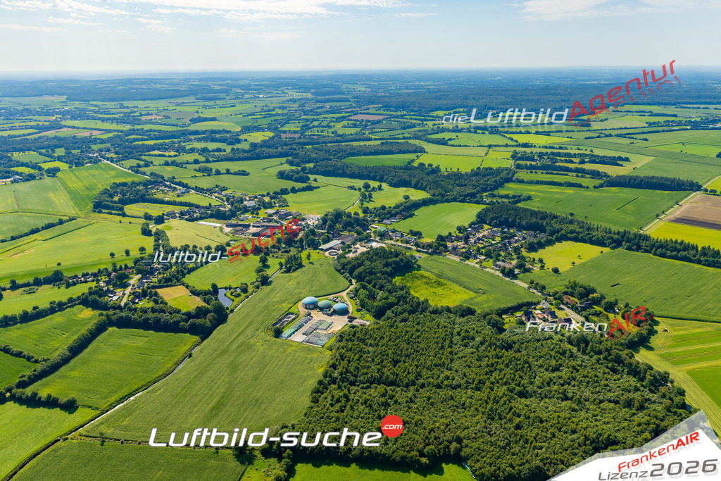 Vs Google Maps Hamweddel - Die Luftaufnahme wurde 2025 vom UL-Flugzeug heraus erstellt ( keine Drohnenaufnahme ) - Hochauflösende Luftaufnahme - für Wandbilder und großformatige Ausdrucke geeignet. Das besondere Geschenk!Hier alle&nbsp;Infos zur Lizenzierung der LuftaufnahmeWir fliegen auch dieses Jahr wieder in Ihre Region um Luftbilder zu erstellen.- Luftbild anfragen