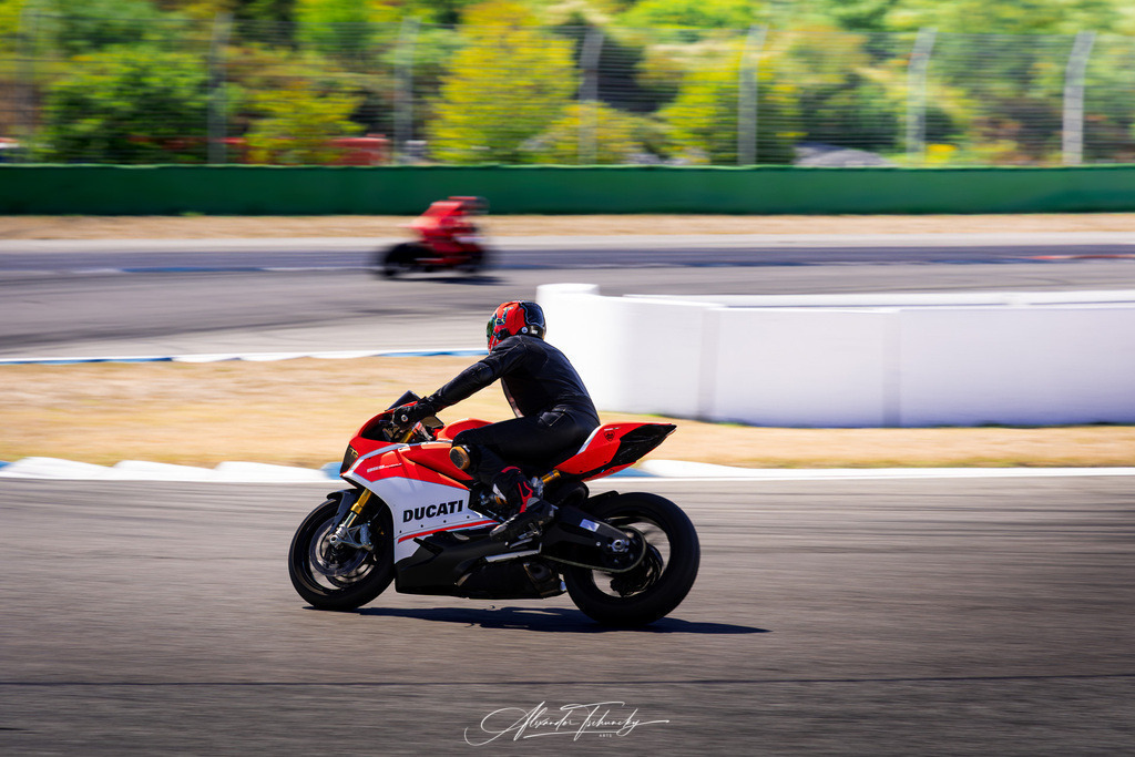 Ducati Trackday Hockenheimring 2026 | Entdecken Sie die faszinierende Welt von Alexander Tschuncky Arts: Kreative Fotografie, atemberaubende Automobilkunst und hochwertiger Bilderdruck. Lassen Sie sich inspirieren! - Realisiert mit Pictrs.com
