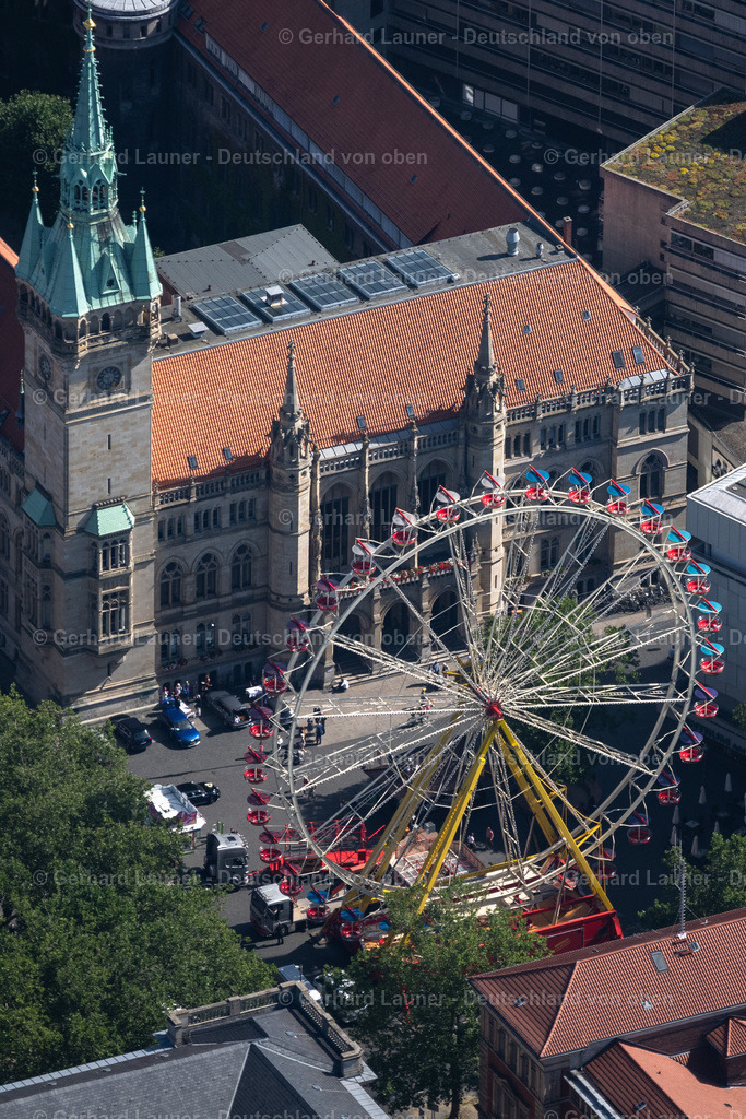 4035282 | BRAUNSCHWEIG 31.07.2020 Riesenrad am Platz der Deutschen Einheit in Braunschweig im Bundesland Niedersachsen, Deutschland. Weiterführende Informationen bei: Braunschweig Stadtmarketing GmbH. // Ferris wheel in Brunswick in the state Lower Saxony, Germany. Further information at: Braunschweig Stadtmarketing GmbH. Foto: Gerhard Launer