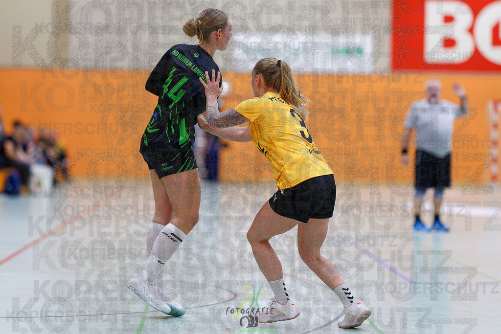 Frauen Oberliga Mitte (HHV); HSG Kleenheim/Langgöns II - HSG Eibelshausen/Ewersbach | Frauen Oberliga Mitte (HHV); HSG Kleenheim/Langgöns II - HSG Eibelshausen/Ewersbach am 01.11.2025 in Oberkleen (Weidig-Halle)Photo © 2025 - Jörg Heinrich - Realisiert mit Pictrs.com