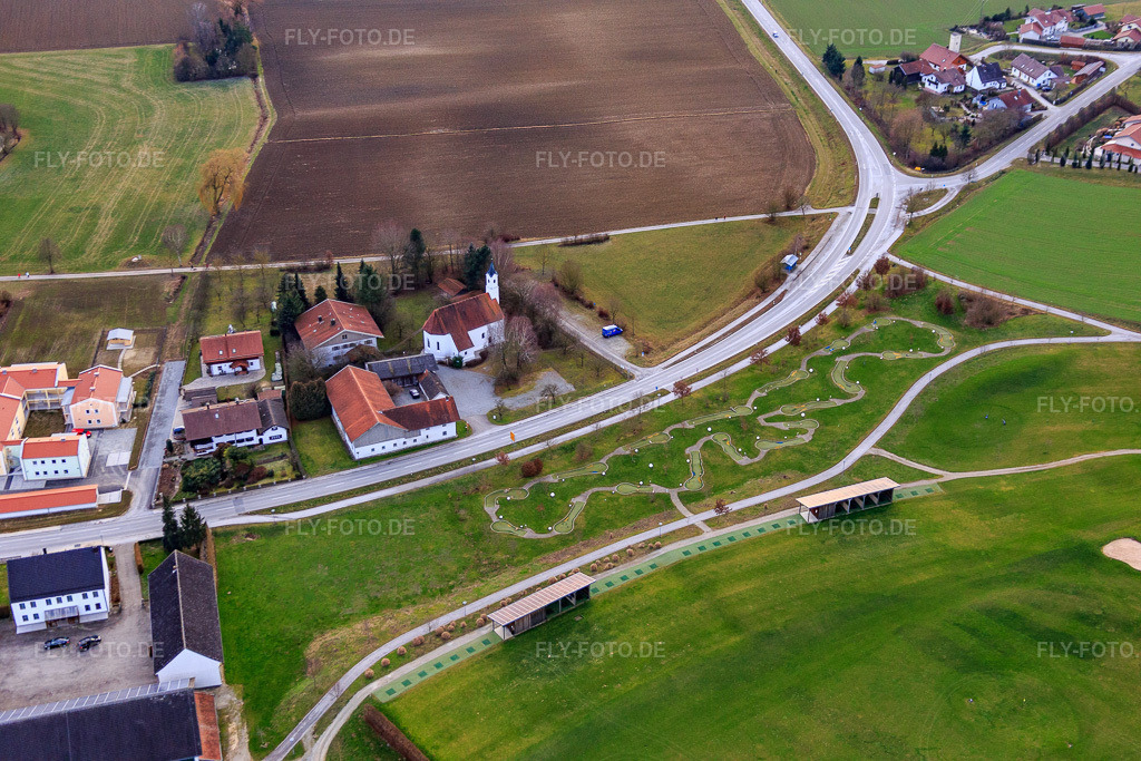 Luftbild: Minigoflplatz im Ortsteil Aunham in Bad Birnbach im Bundesland Bayern in Deutschland. Foto: IMG_085587.jpg vom 31.12.2015 durch Werner Riehm/FLY-FOTO.de