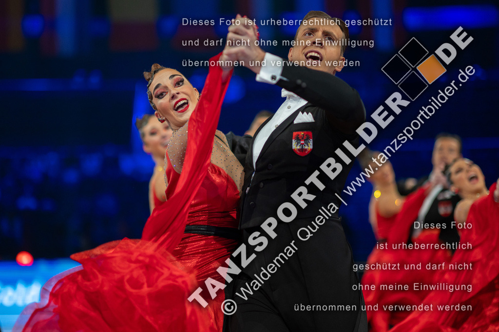20251206-00309 | Hier finden Sie Tanz Bilder vom Latein und Standard Formationen tanzen. Sportbilder vom Tanzsport. Schöne Fotos und von Weltmeisterschaft, Europameisterschaft, Bundesliga, Regionalliga, Oberliga und Landesliga sowie von GOC Stuttgart, DanceComp, WM Bremen