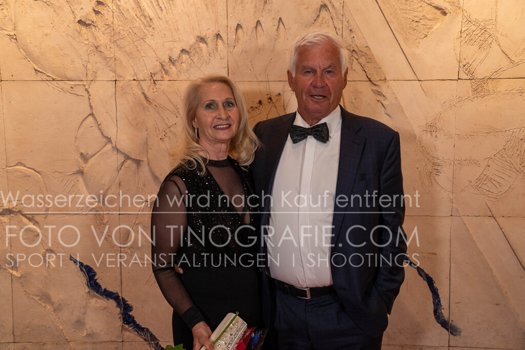 CCC_Frühlingsball_Teppich_byTINOGRRAFIE-90 | (c) TINOGRAFIE.COM