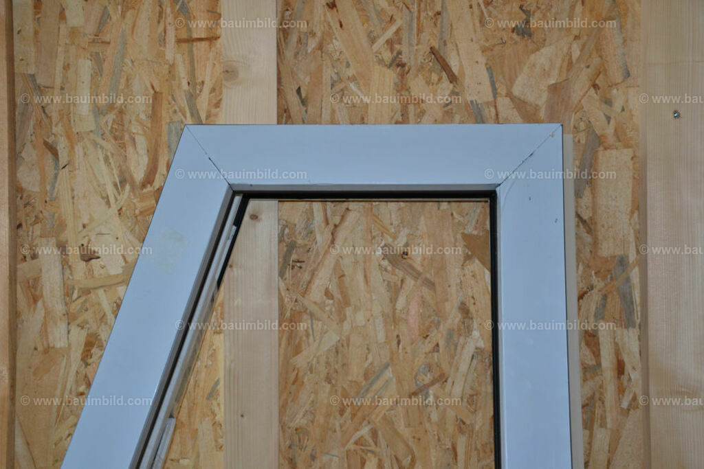 bib-lg14-fenster-0037 | Nach LV-Leistungsgruppen sortierte Detailfotos über den Bau eines Hauses. Alle Hausbau-Bilder direkt vom Urheber und Autor der Website Haus-Selber-Bauen.com