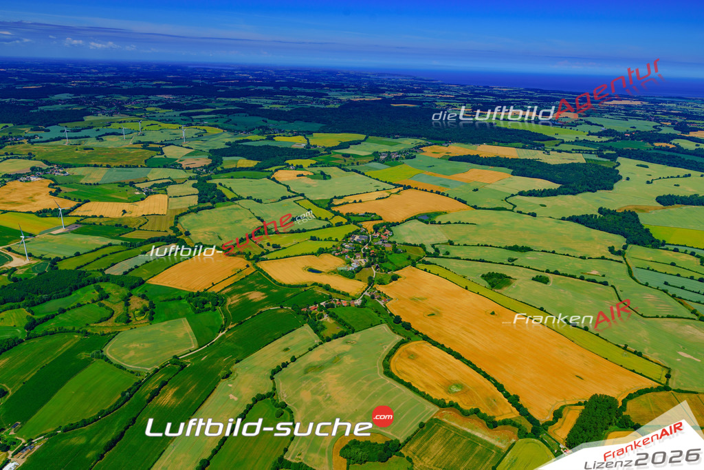 Die Luftbildaufnahme Marxdorf - Schashagen wurde 2018 mittels Flugzeug (keine Drohne) erstellt. Perfekte Schärfe und Druck- Auflösung- Garantiert!