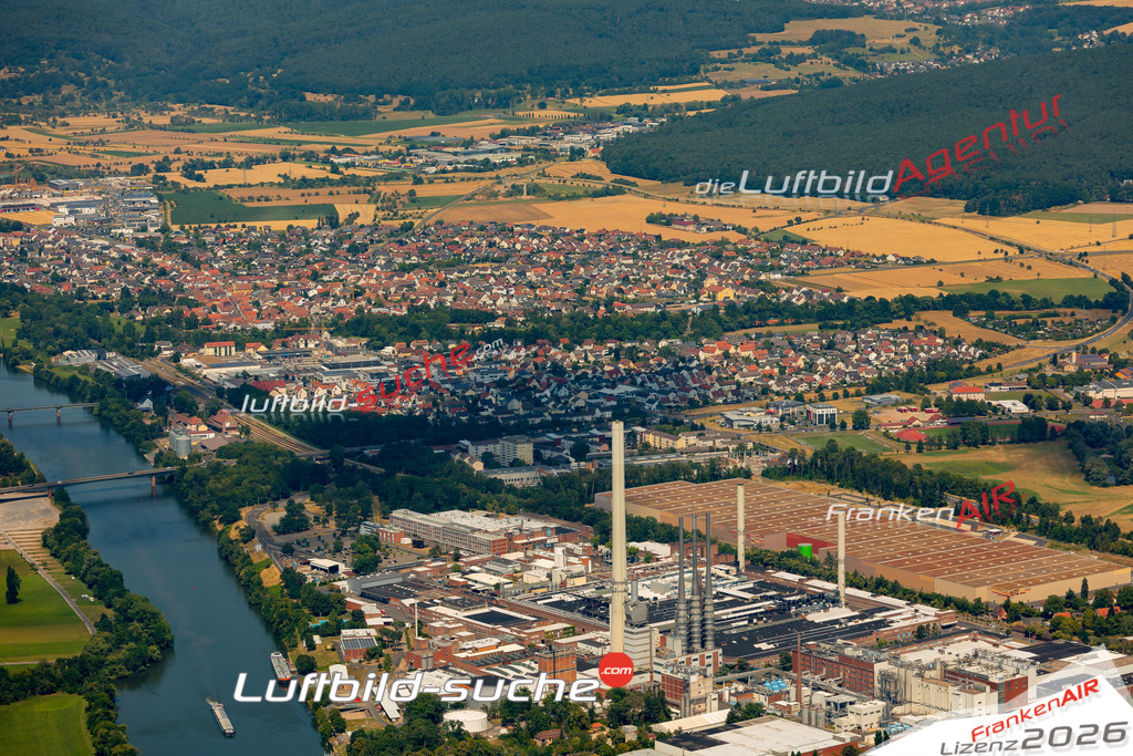 Das Luftbild zeigt :  Erlenbach am Main - Die Luftaufnahme wurde 2023 vom UL-Flugzeug aus erstellt ( keine Drohne ) - Hochauflösende Luftaufnahme - Für grossformatige Ausdrucke geeignet. Die Geschenkidee !Mit Lizenz und Bildrechte bestellbar