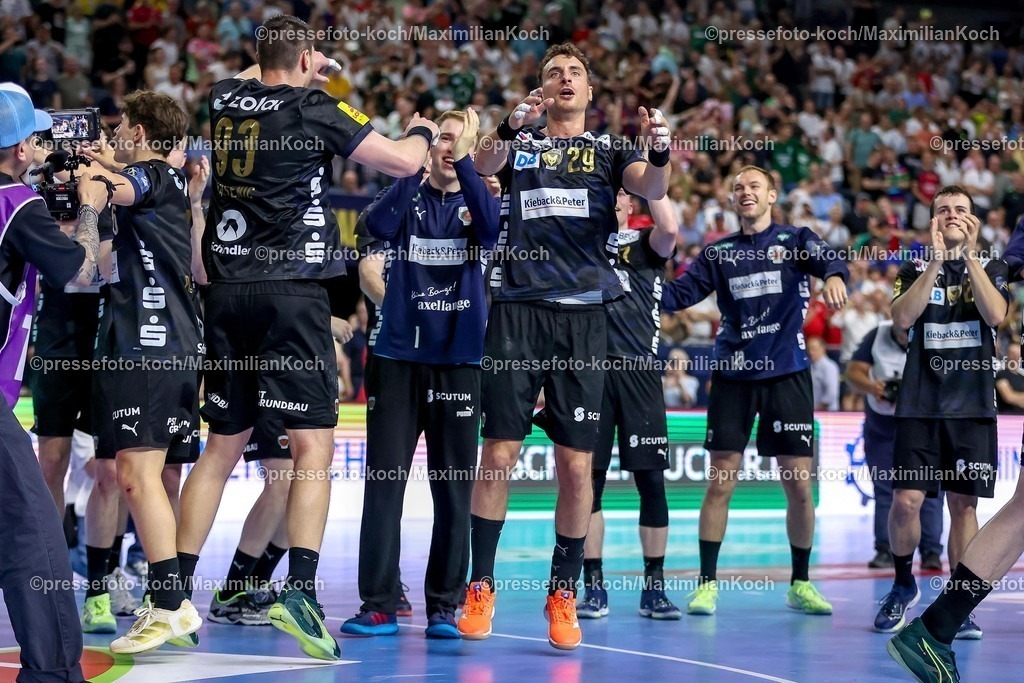 KoeEHF14062501092 | 14.06.2025, Handball, Halbfinale TruckScout24 EHF FINAL4, LANXESS arena Köln, Füchse Berlin - HBC Nantes: Jubel der Füchse Berlin nach dem EInzug  ins Finale. Mijajlo Marsenic  (Fuechse Berlin #93) Lukas Herburger (Fuechse Berlin #29) 