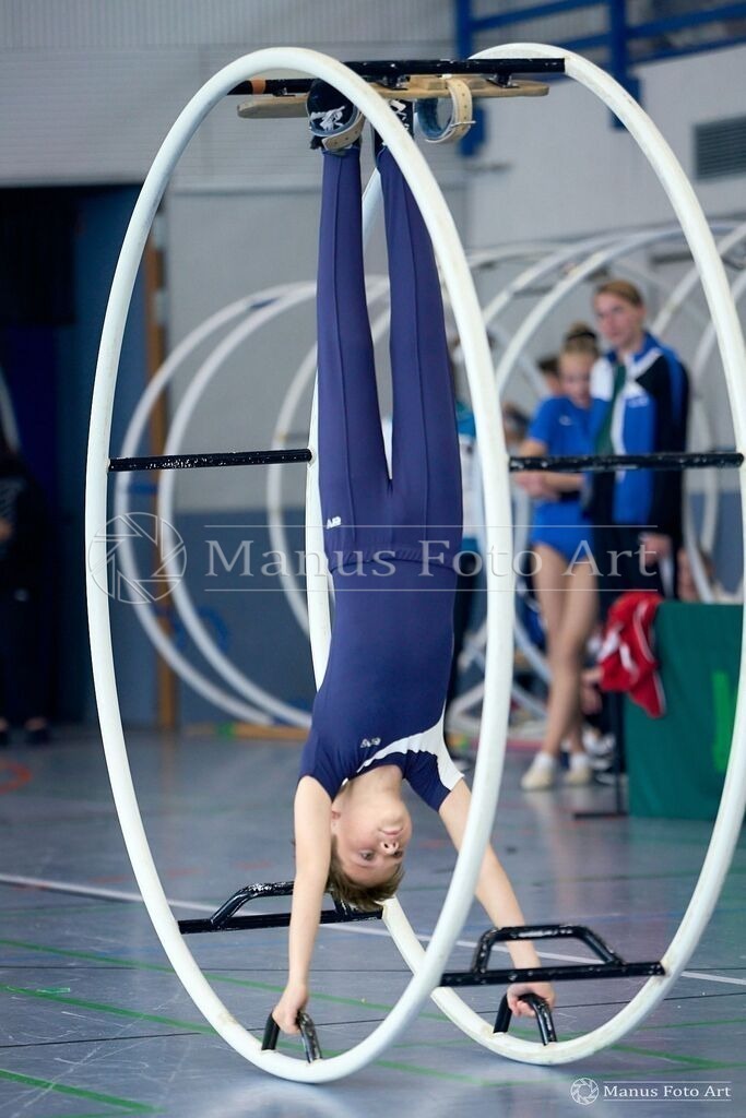 2024-06-21-B-DSC01757 | Professionelle Sportfotografie in Hamburg, Schleswig-Holstein und Niedersachsen – spezialisiert auf Rhönrad, Geräteturnen, Leistungsturnen und rhythmische Sportgymnastik. Bundesweite Begleitung von Rhönrad-Events. Jetzt Sport-Fotos - Realisiert mit Pictrs.com
