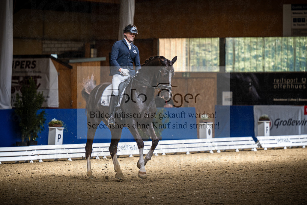 DOS_0127 | Entdecke hochwertige Reitturnierfotos von Foto Oger. Professionell, emotional und authentisch – jetzt Lieblingsmomente im Shop bestellen.Deutschlandweite Turnierfotografie. - Realisiert mit Pictrs.com