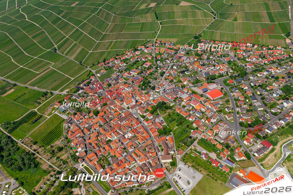 Das Luftbild der Stadt Sommerach wurde 2019 vom Flugzeug heraus erstellt (keine Drohne) Aufnahmehöhe ca.400 Meter- hohe Auflösung- beste Druck-Qualität garantiert!