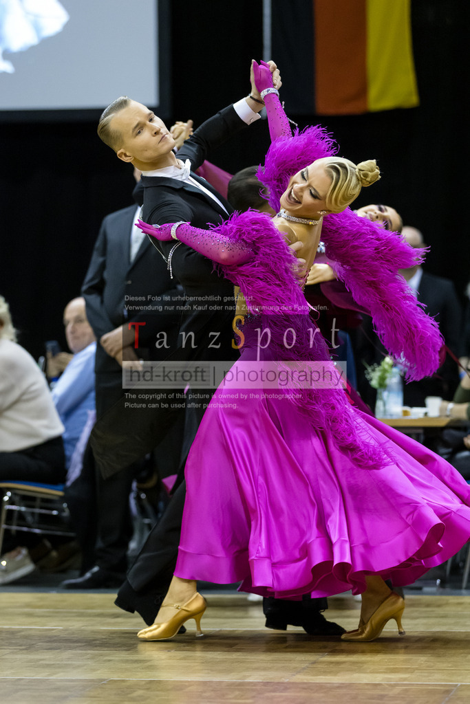 20241102_DC_HGR_Std_08969 | Tanzsportbilder, Standardtanz, Lateintanz, WDSF, DTV, LTVB, dancecomp, goc, hessen tanzt, blaues band der spree, walzer, tango, wiener walzer, slowfox, quickstepp, samba, rumba, cha-cha-cha, paso doble. jive, hd-kroft photography, turniertanzsport